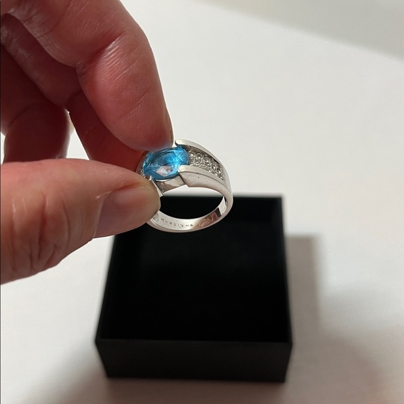 Sterling Silver and Blue Topaz Ring. Size 6.5 - Picture 5 of 14